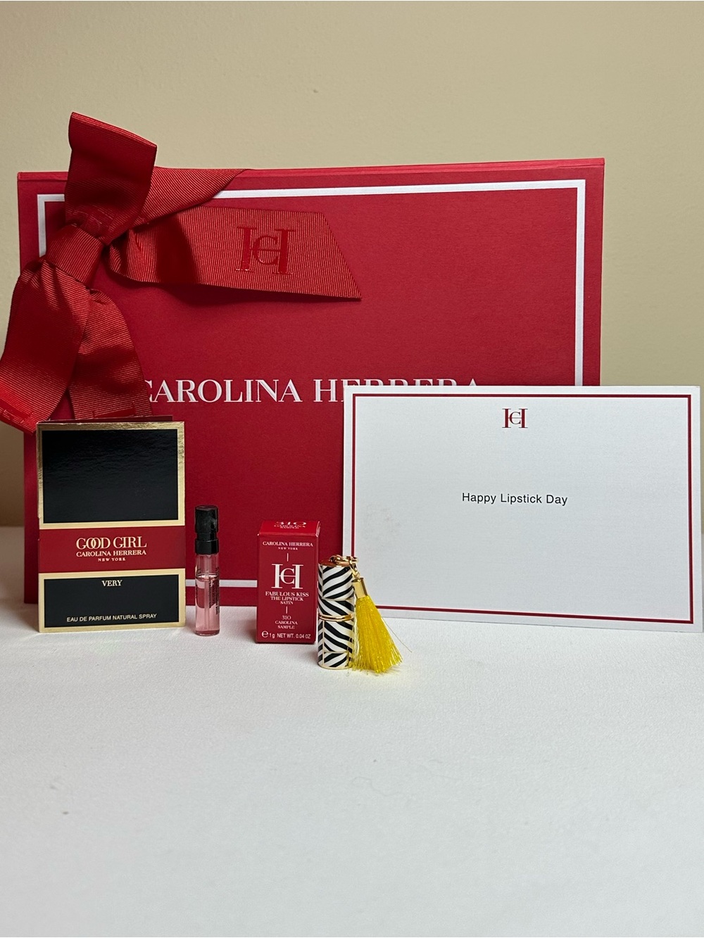 Carolina Herrera Mini Lipstick Red 310 Satin